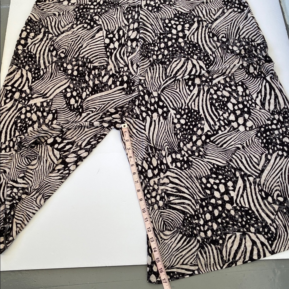 Attitudes by Renee Black and Cream Patterned Wide Leg Sleeveless Jumper 3XP - Picture 14 of 15